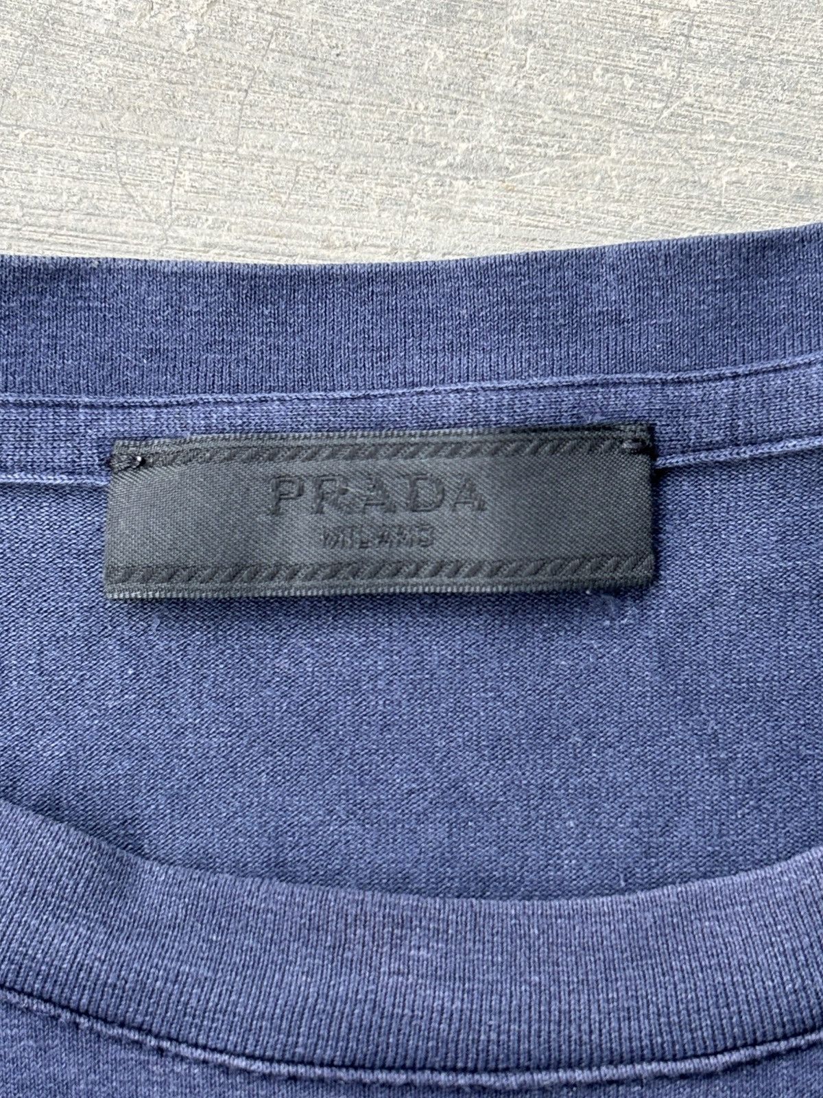 Prada Prada Milano Tab Logo Nylon Pocket Shoulder T-Shirt Navy Size US XL / EU 56 / 4 - 3 Thumbnail