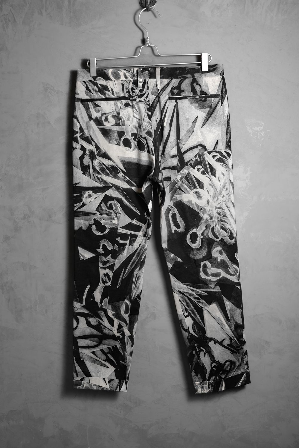 Paul Smith Paul Smith Scissor Print Tapered Pants Size US 32 / EU 48 - 5 Thumbnail