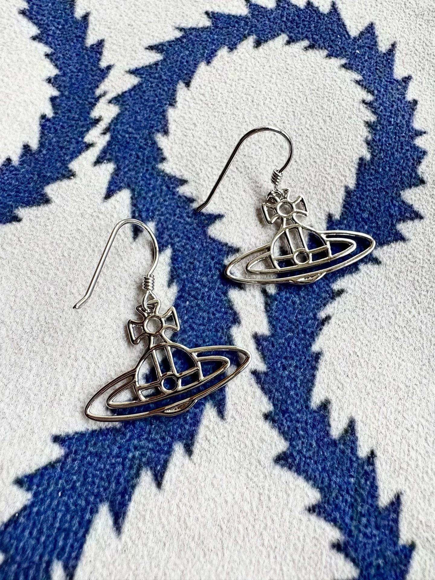 Vivienne Westwood Vivienne Westwood Vintage Silver Saturn Earrings Size ONE SIZE - 1 Thumbnail