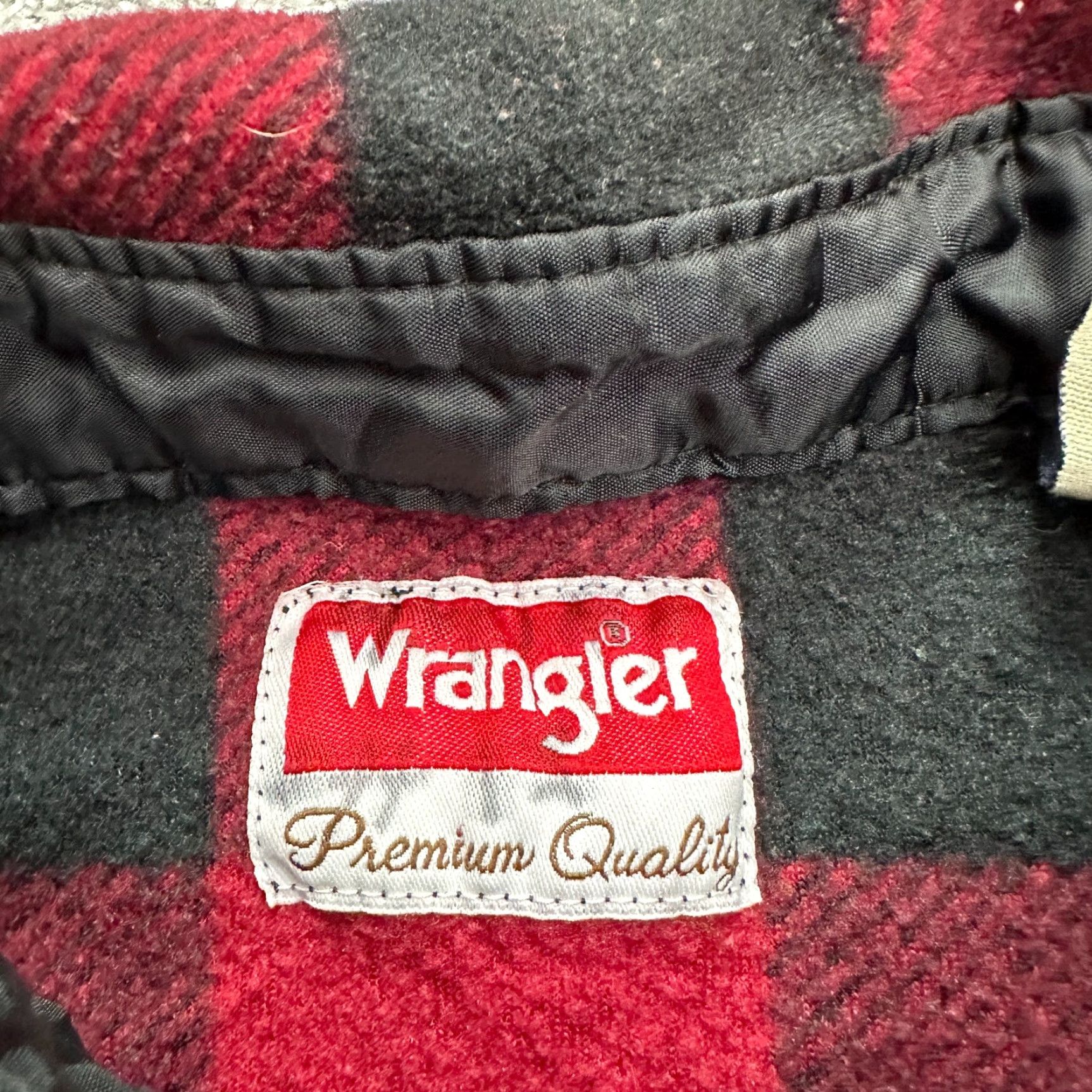 Wrangler VINTAGE Wrangler Flannel Shirt Jacket Men L Red Black Plaid Long Sleeve Size US L / EU 52-54 / 3 - 4 Thumbnail