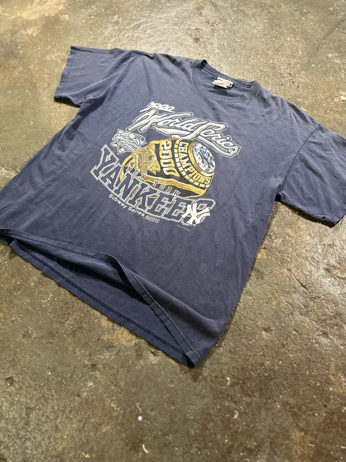 New York Yankees VINTAGE NEW YORK YANKEES 2000 MLB CHAMPION SHIRT XL NAVY Size US XL / EU 56 / 4 - 3 Thumbnail