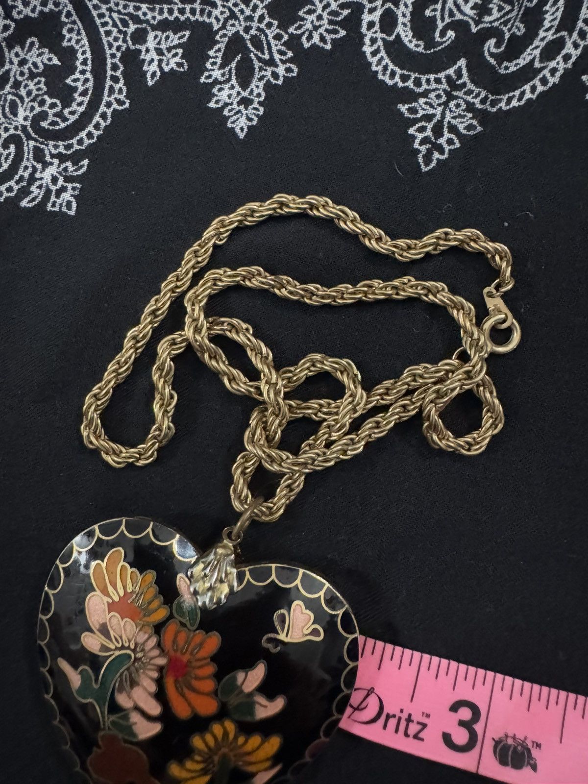 Vintage VINTAGE CLOISENNÉ HEART PENDANT BIG! GOLD TONE CHAIN. EUC Size ONE SIZE - 11 Thumbnail