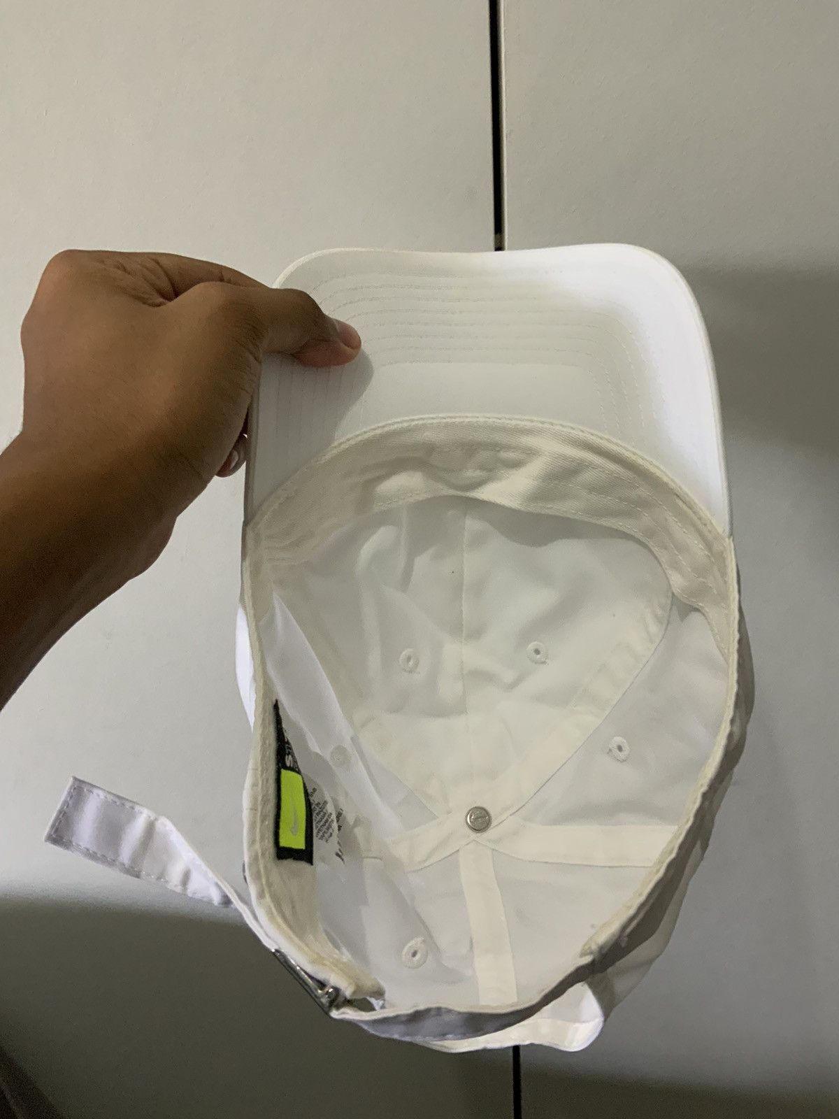 Nike Nike Small Swoosh Logo White Hat Size ONE SIZE - 9 Thumbnail