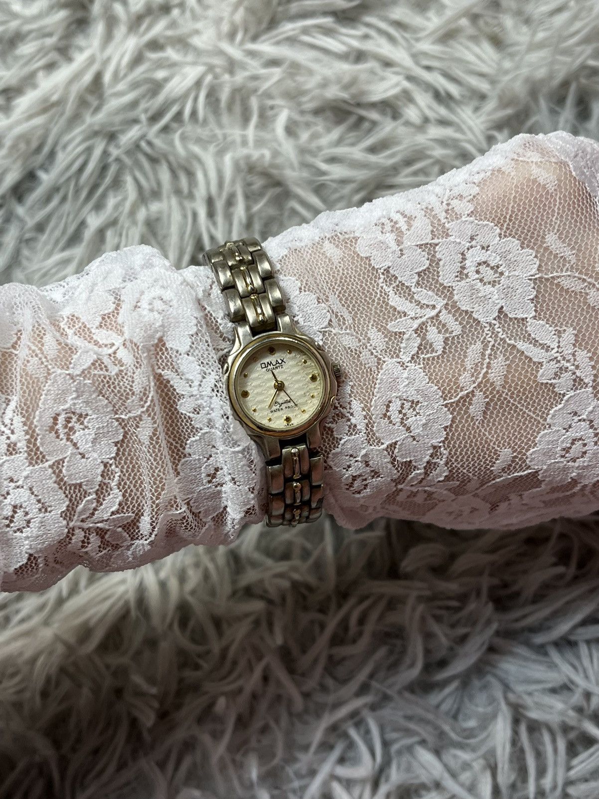 Jewelry Omax Vintage Ladies’ Quartz Watch – Japanese Brand Size ONE SIZE - 1 Thumbnail