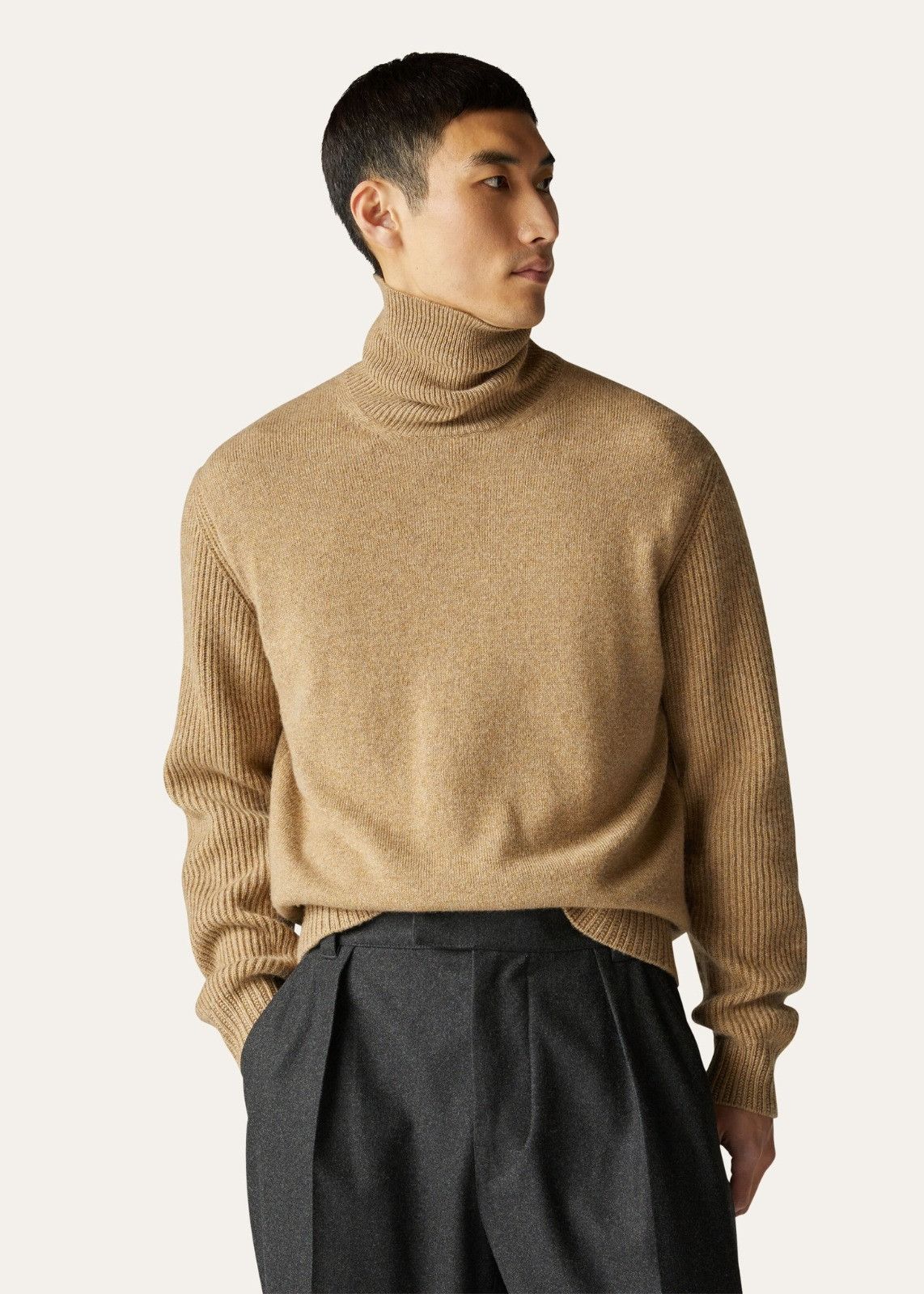 Loro Piana o1srvl11e1224 Dolcevita Casual Poloneck Sweater in Camel Size US S / EU 44-46 / 1 - 5 Thumbnail