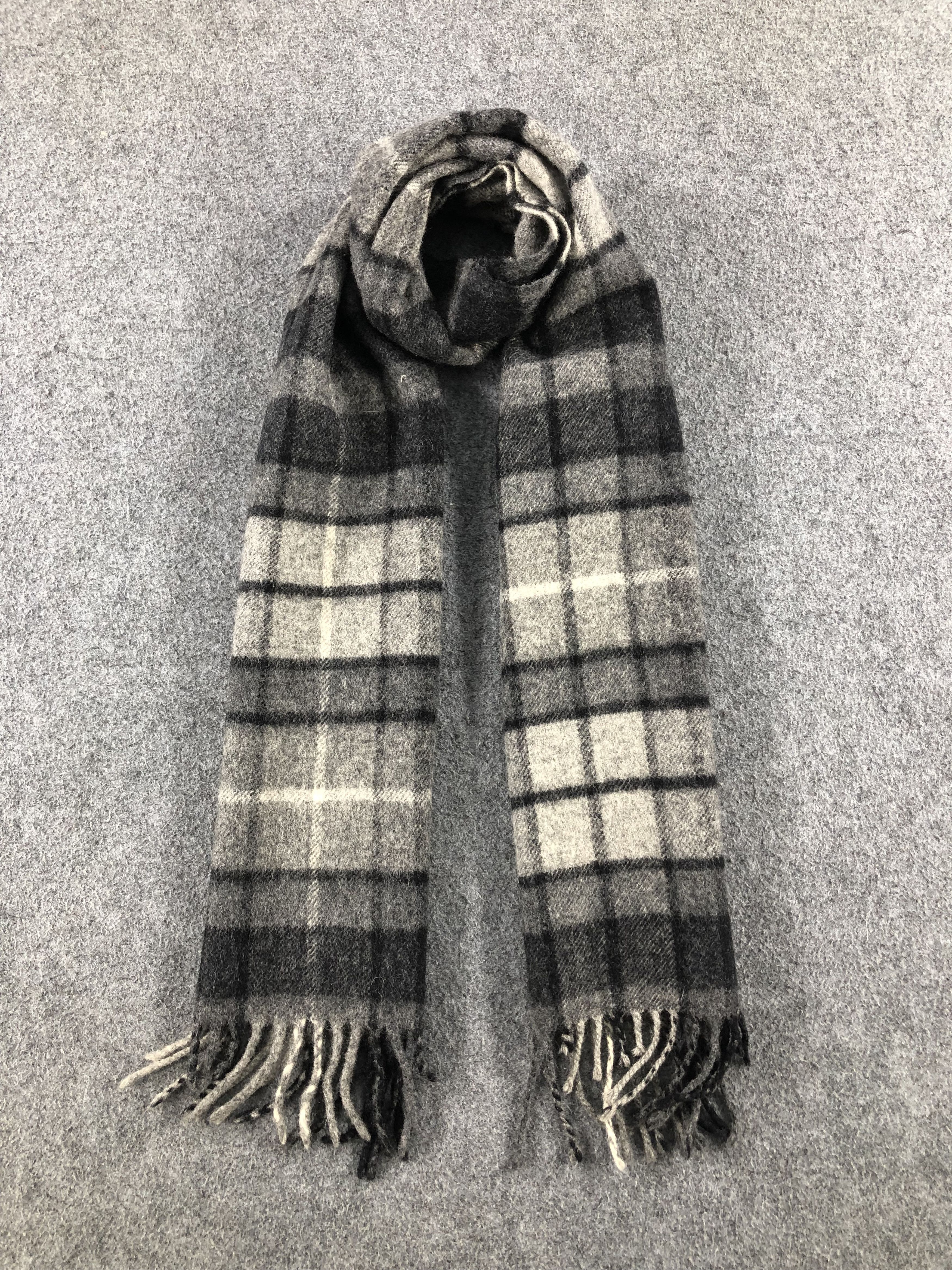 Johnstons Of Elgin Johnstons Of Elgin Scarf / Muffler / Neckwear Size ONE SIZE - 1 Thumbnail