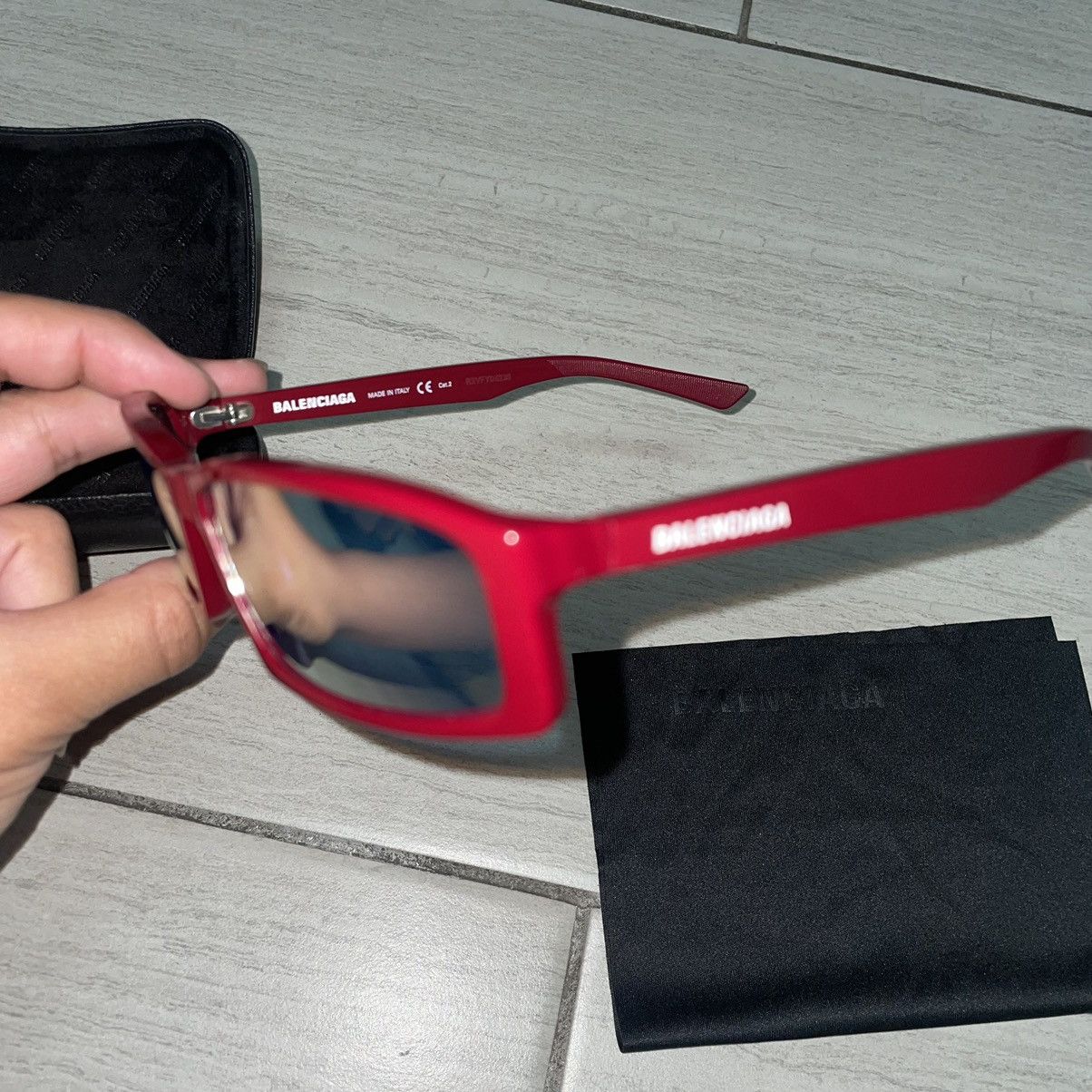 Balenciaga Balenciaga Mirror Sunglasses in Red Size ONE SIZE - 4 Thumbnail