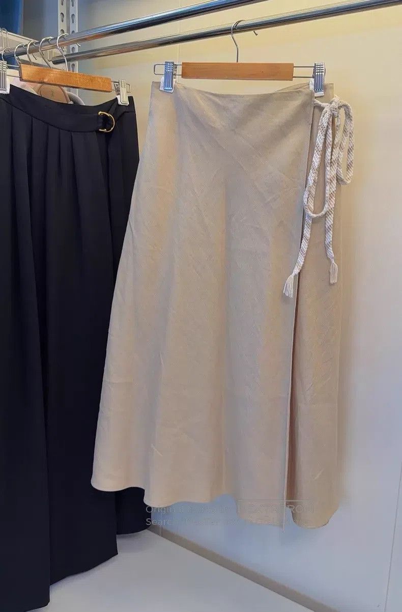 Loro Piana Loro Piana Linen Wrap Skirt Size 26" / US 2 / IT 38 - 1 Thumbnail