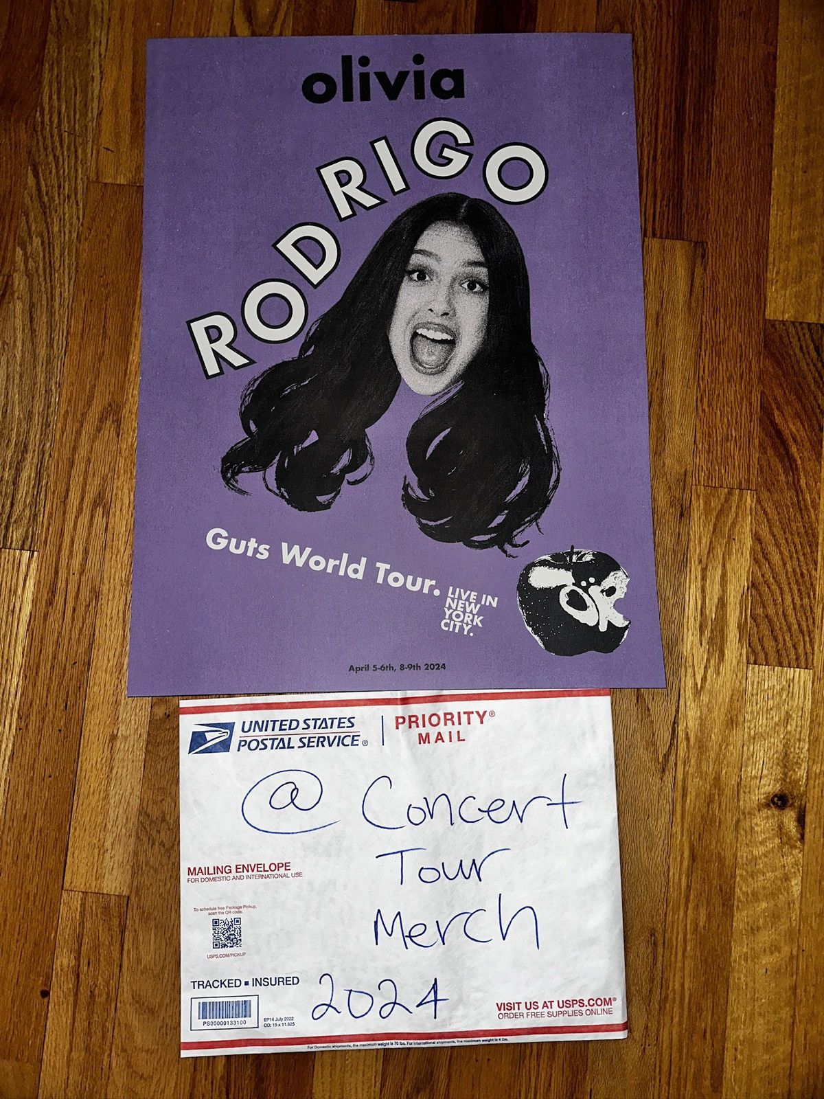 Tour Tee Olivia Rodrigo Poster Exclusive Live in NYC - Guts Tour Tee Olivia Rodrigo Poster Exclusive Live in NYC - Guts