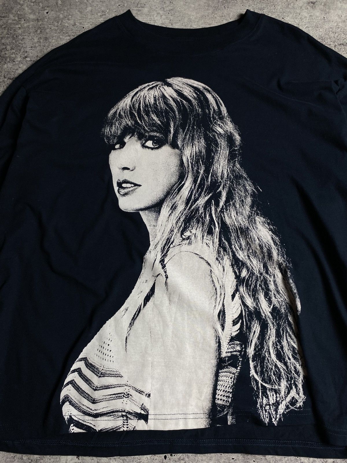 Band Tees Taylor Swift Tour Long Sleeve Size US L / EU 52-54 / 3 - 3 Thumbnail