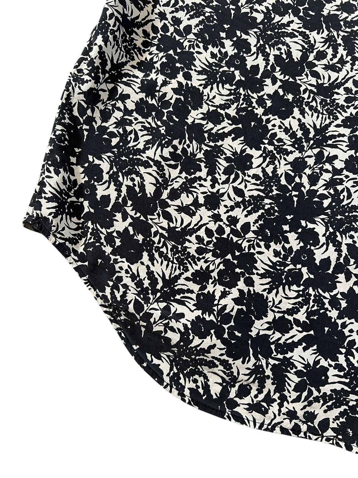 Hedi Slimane × Saint Laurent Paris Saint Laurent Paris Silk Floral Button Shirt Size US S / EU 44-46 / 1 - 13 Thumbnail