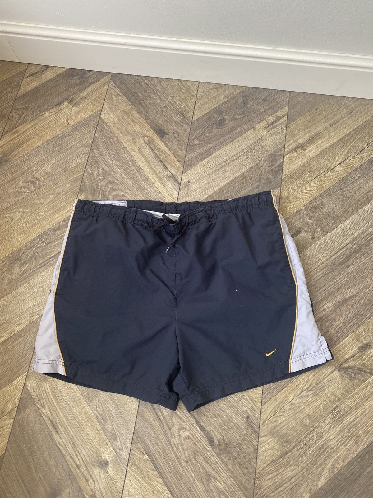 Nike × Vintage Nike vintage y2k black grey hype shorts swoosh logo Size US 34 / EU 50 - 3 Thumbnail
