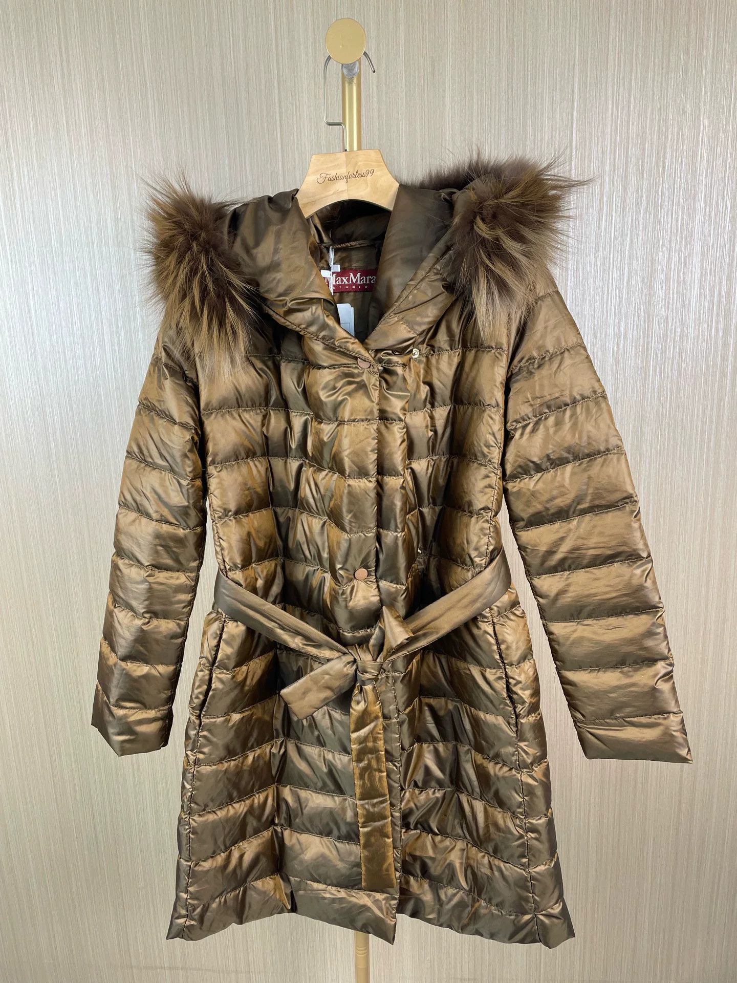 Max Mara maxmara gold hooded down jacket size 32 Size US S / EU 44-46 / 1 - 1 Thumbnail