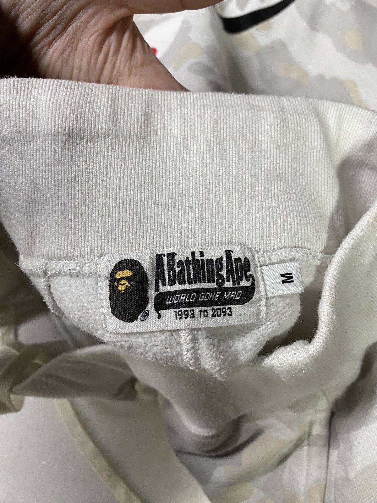 Bape A Bathing Ape White Camo Bape Glow Camo Sweat Shorts Medium Size US 29 - 6 Thumbnail
