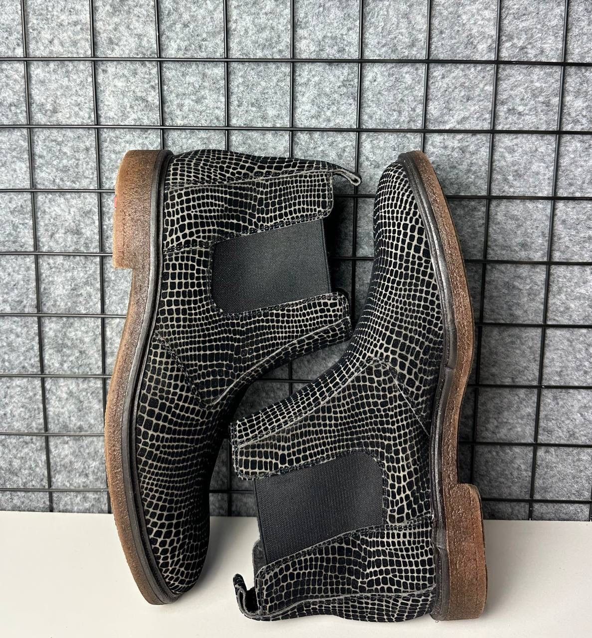 Leather Lloyd Chelsea Leather Boots size us 8 1/2 Size US 8.5 / EU 41-42 - 4 Thumbnail