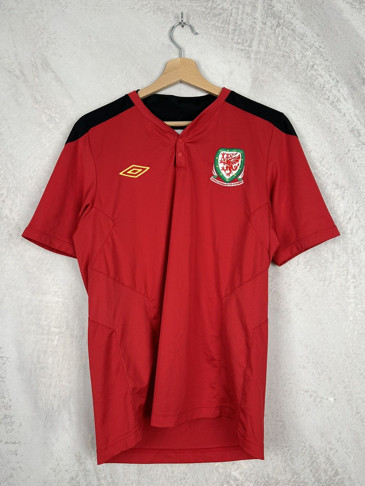 Vintage Vintage Wales Soccer Jersey Football Rare Hype Retro 90s Size US S / EU 44-46 / 1 - 1 Thumbnail