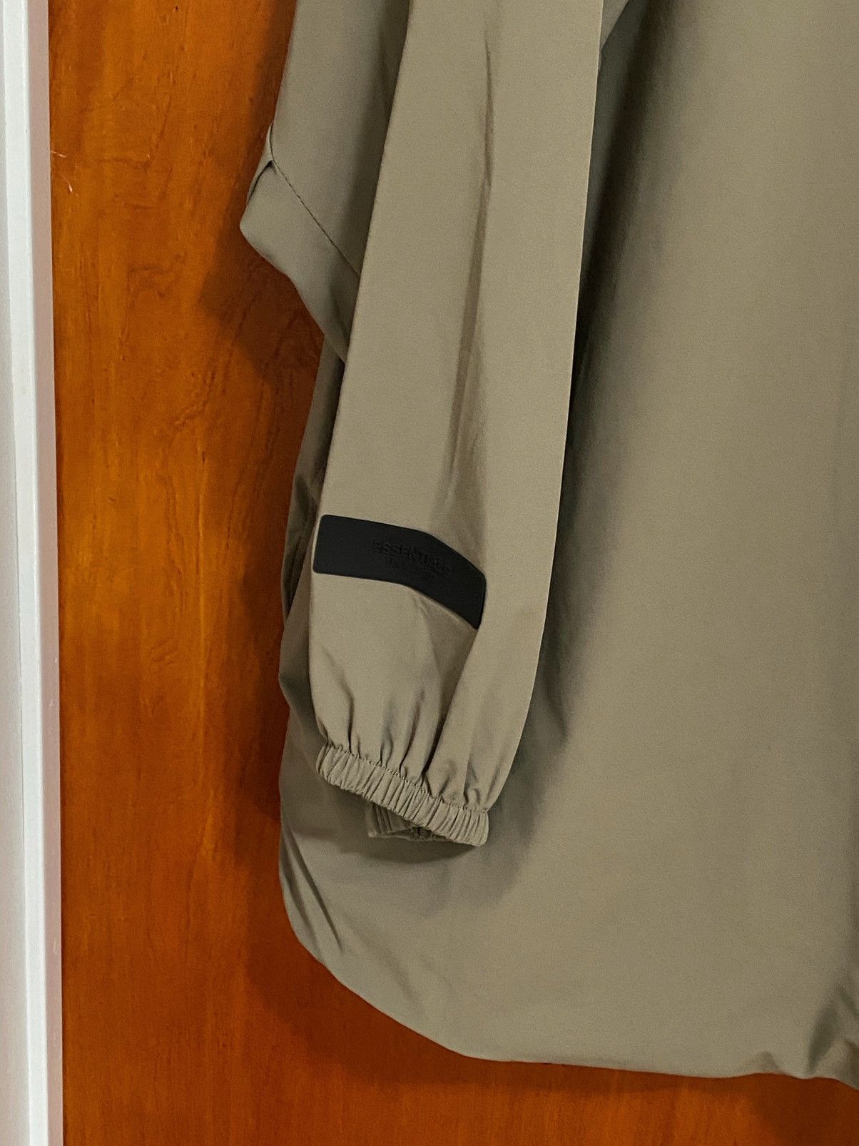 Fear of God FEAR OF GOD ESSENTIALS logo-patch oversized shirt size M Size US M / EU 48-50 / 2 - 9 Thumbnail