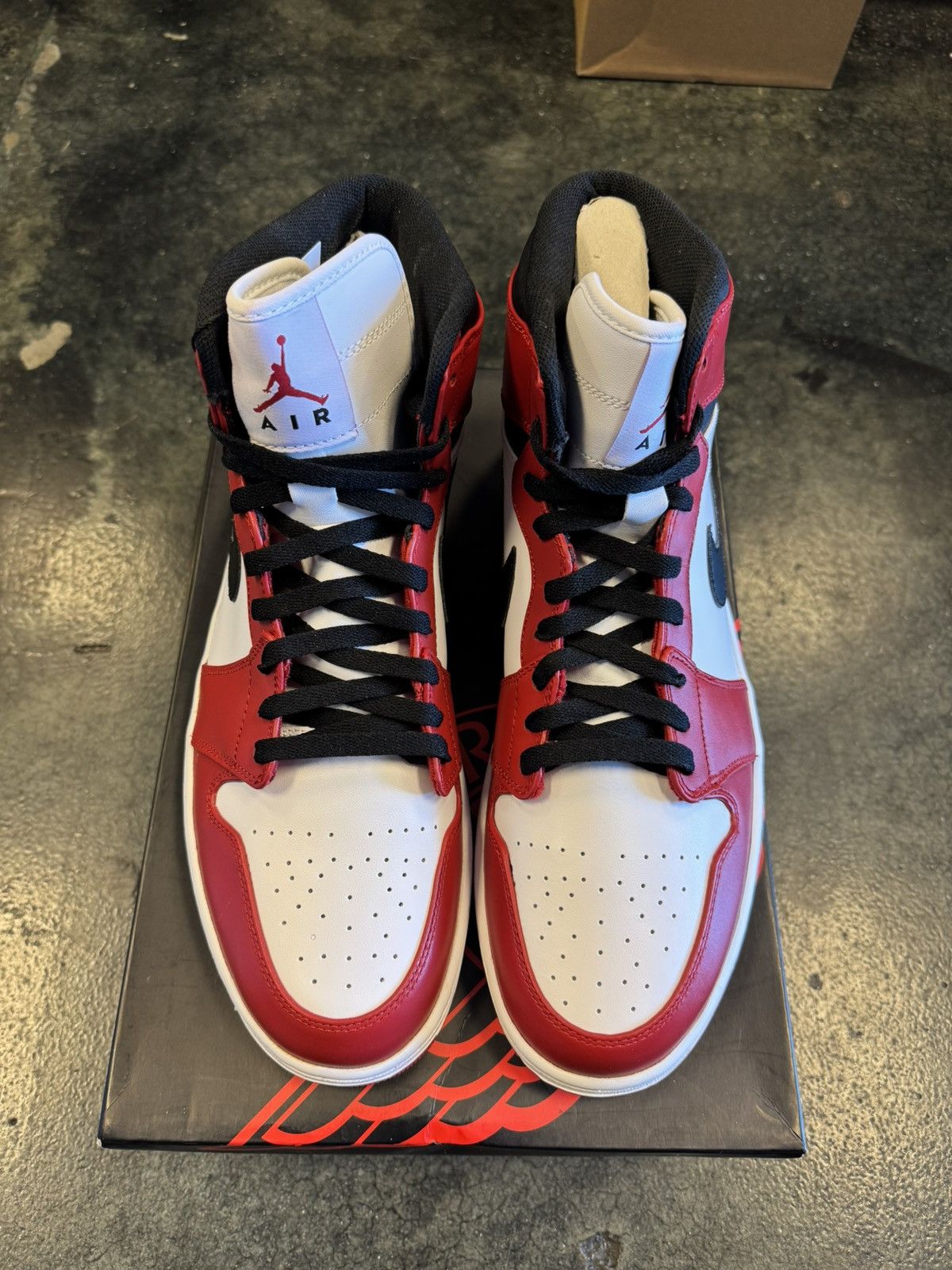 Jordan Brand Jordan 1 High Chicago (2013) Size US 13 / EU 46 - 3 Thumbnail