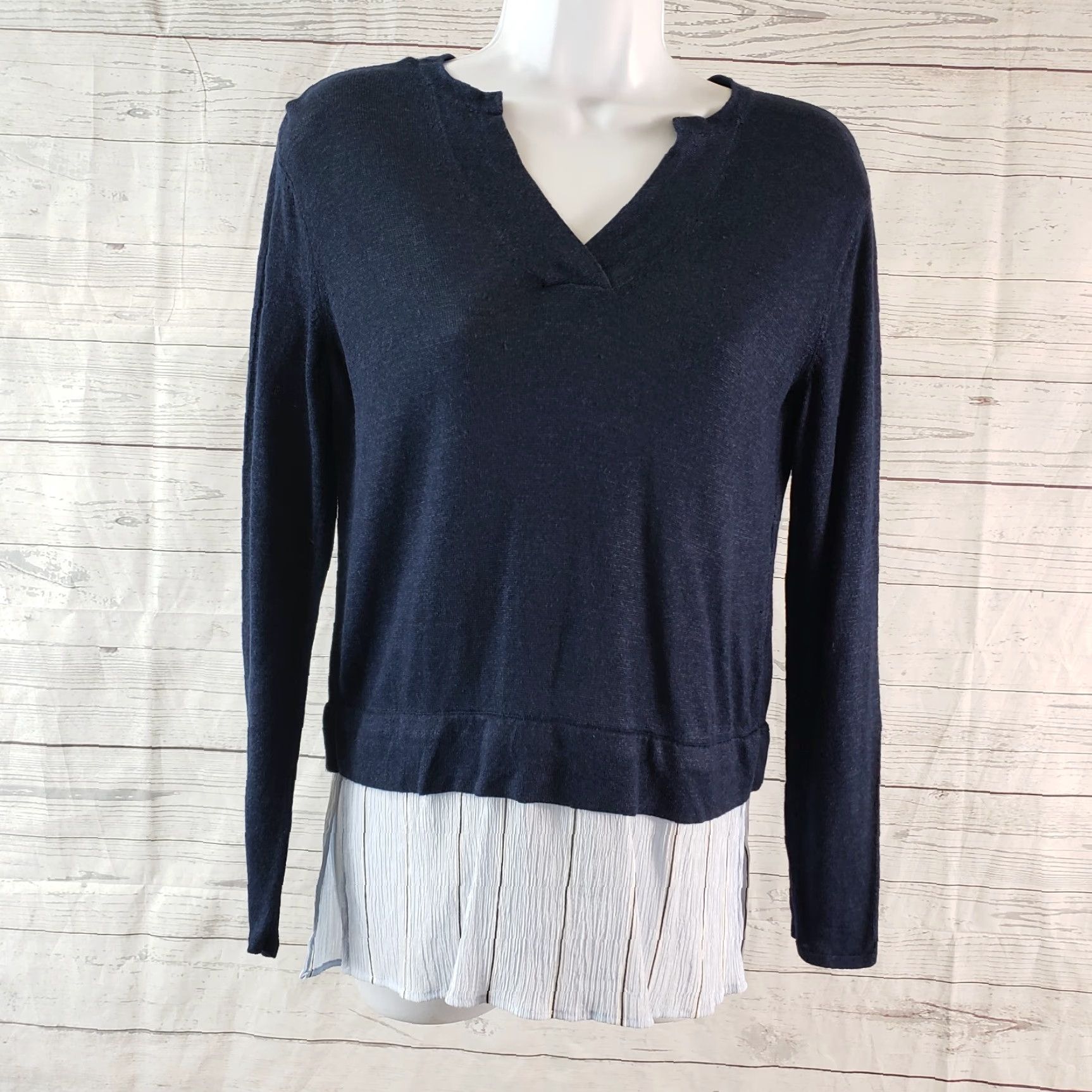 Club Monaco Club Monaco Womens Top Blouse Size S Small Blue Long Sleeve V-Neck Mens Womens Size S / US 4 / IT 40 - 2 Thumbnail