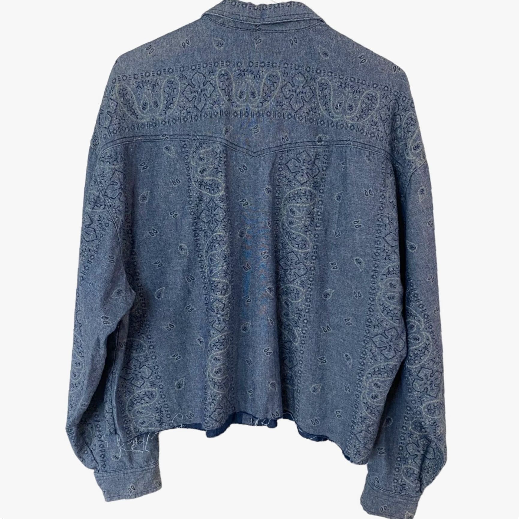 Vintage VINTAGE UNIONBAY Shirt Cropped Button-Up Chambray 100% Cotton Long Sleeve Women’s Large Blue Paisley Size L / US 10 / IT 46 - 3 Thumbnail