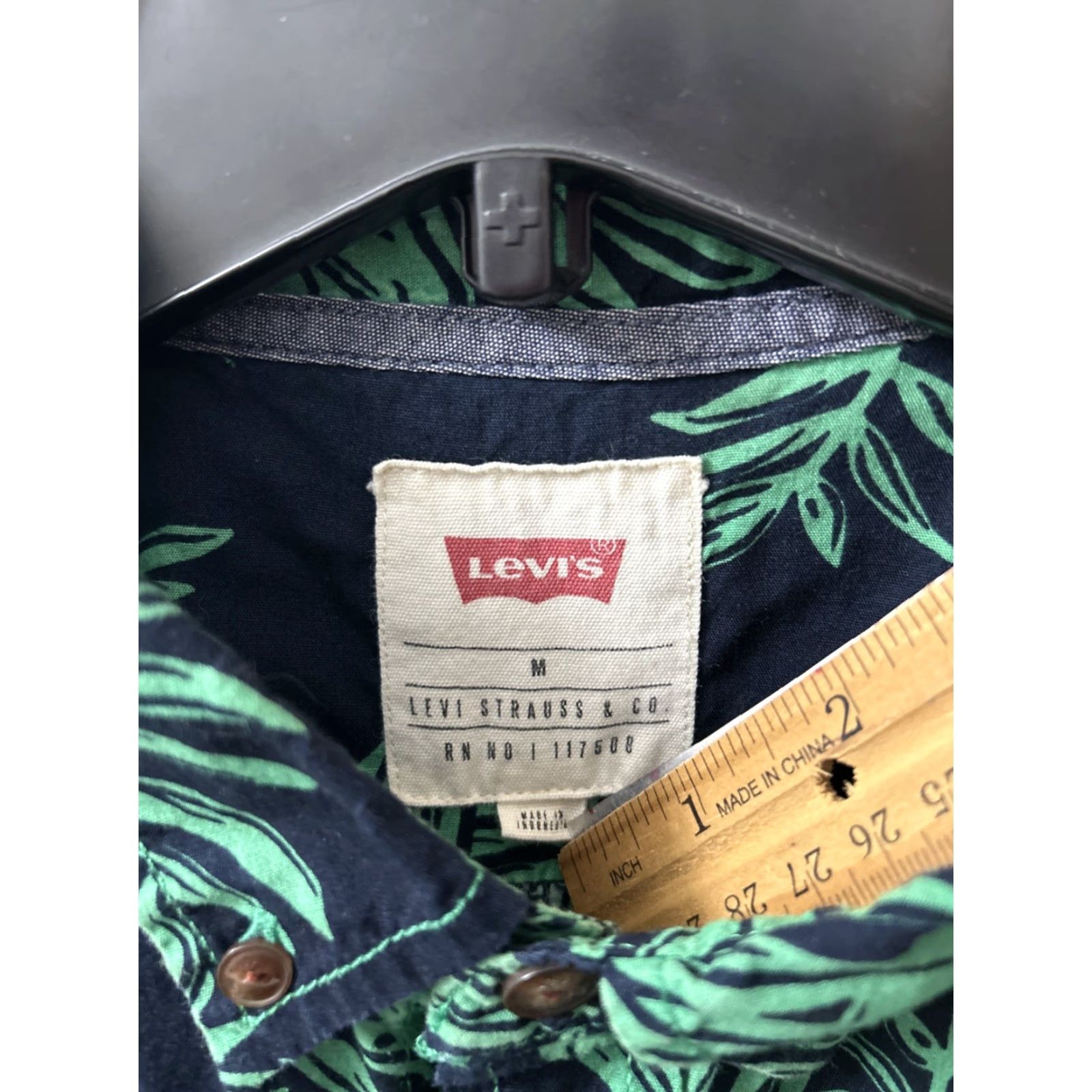 Levi's Levi's Shirt Mens Medium Green Navy Floral Hawaiian Button Down Pocket Logo S/S Size US M / EU 48-50 / 2 - 6 Thumbnail