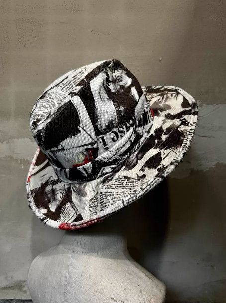 John Galliano John Galliano 2000s Newspaper Print Hat Size ONE SIZE - 6 Thumbnail