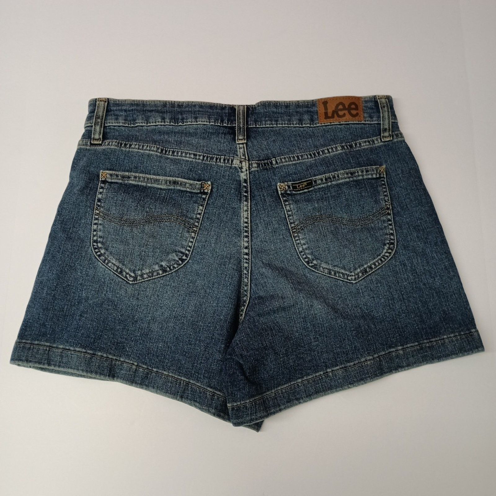 Lee Lee Women's Relaxed Fit 4” Inseam Denim Shorts Size 12 Blue Size 34" / US 12 / IT 48 - 4 Thumbnail