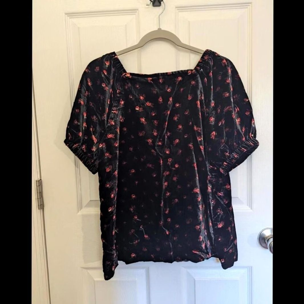 Loft LOFT Velvet Floral Puff Sleeve Sweetheart Neck Blouse Top Black Red Womens L Blouse Size L / US 10 / IT 46 - 3 Thumbnail