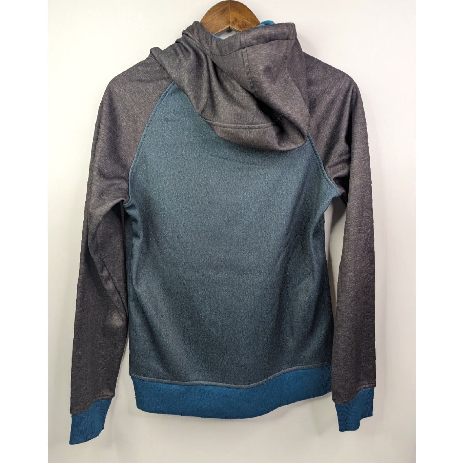 Burton Burton Hoodie Pullover Womens Large Blue Gray Fleece 100% Polyester Logo Hooded Hand Warmer Activewear Pullover Casual Street Style Size L / US 10 / IT 46 - 3 Thumbnail