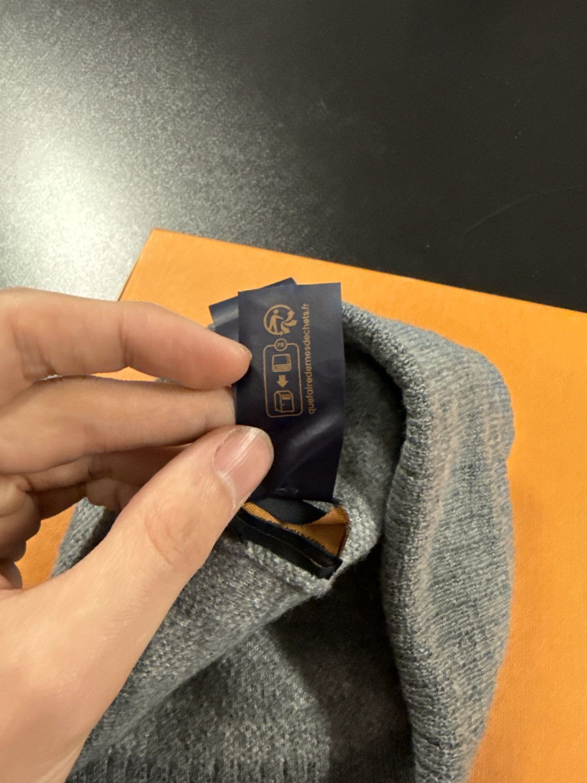 Louis Vuitton Louis Vuitton Grey Beanie Box + Reciept Size ONE SIZE - 17 Thumbnail