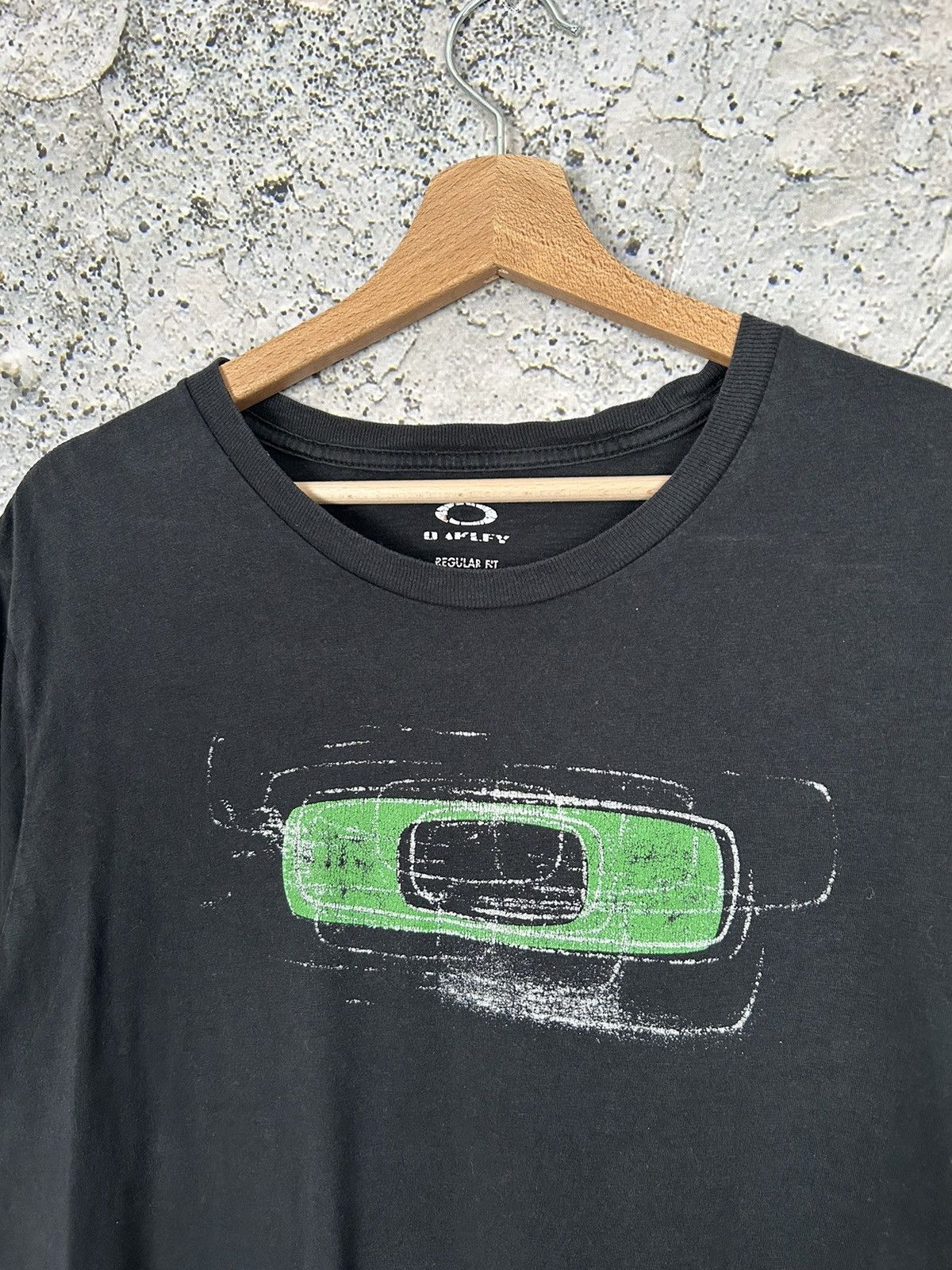 Oakley Vintage Oakley Gorpcore Graphic Tee Center Logo Hype Y2K Size US M / EU 48-50 / 2 - 3 Thumbnail