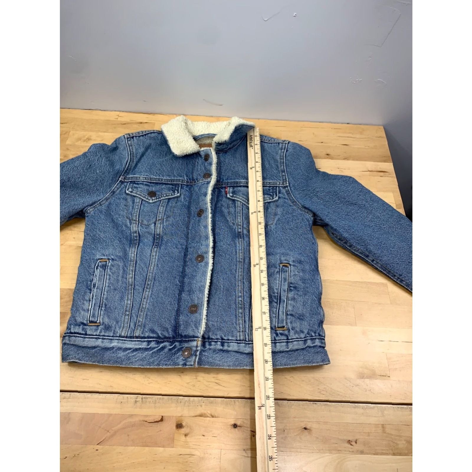 Levi's Levi's Trucker Jacket Womens XS Denim Blue Light Stonewash Lined Sherpa Pockets 10030 Regular Button Front Casual Travel Vintage: No (If required) Size XS / US 0-2 / IT 36-38 - 7 Thumbnail