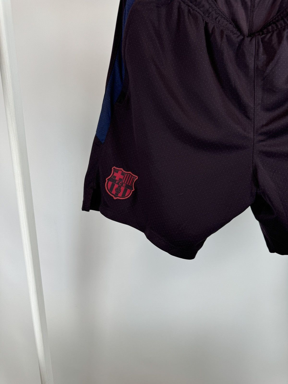 Nike Rare Nike X Barcelona Shorts Size US 34 / EU 50 - 5 Thumbnail