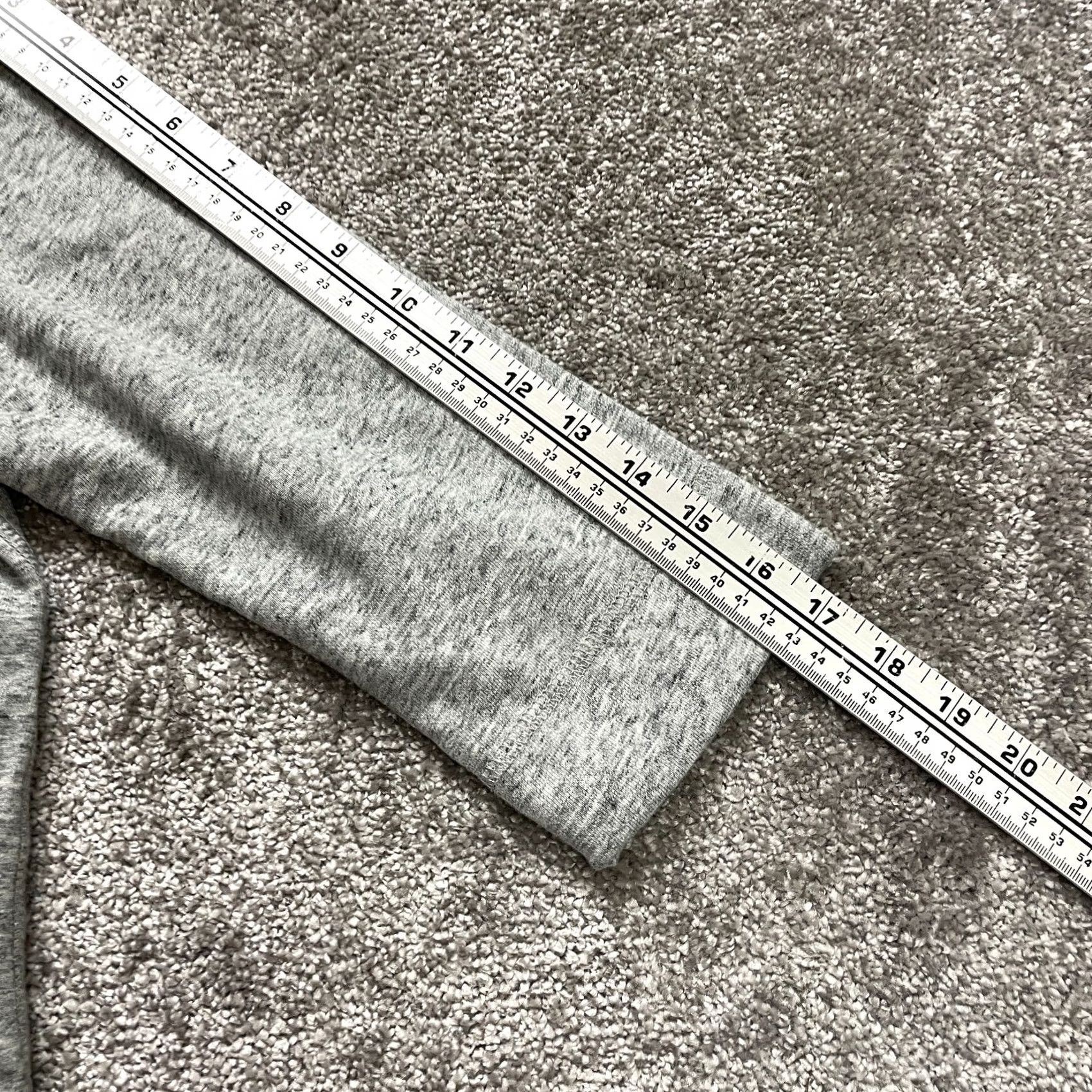 Vintage Chico's Zenergy Sweatshirt Sweater Womens Chico Size 12P US Size Large 12P Gray Shirt Pullover Knit V-Neck 3/4 Sleeve Stretch Old? Size XL / US 12-14 / IT 48-50 - 6 Thumbnail