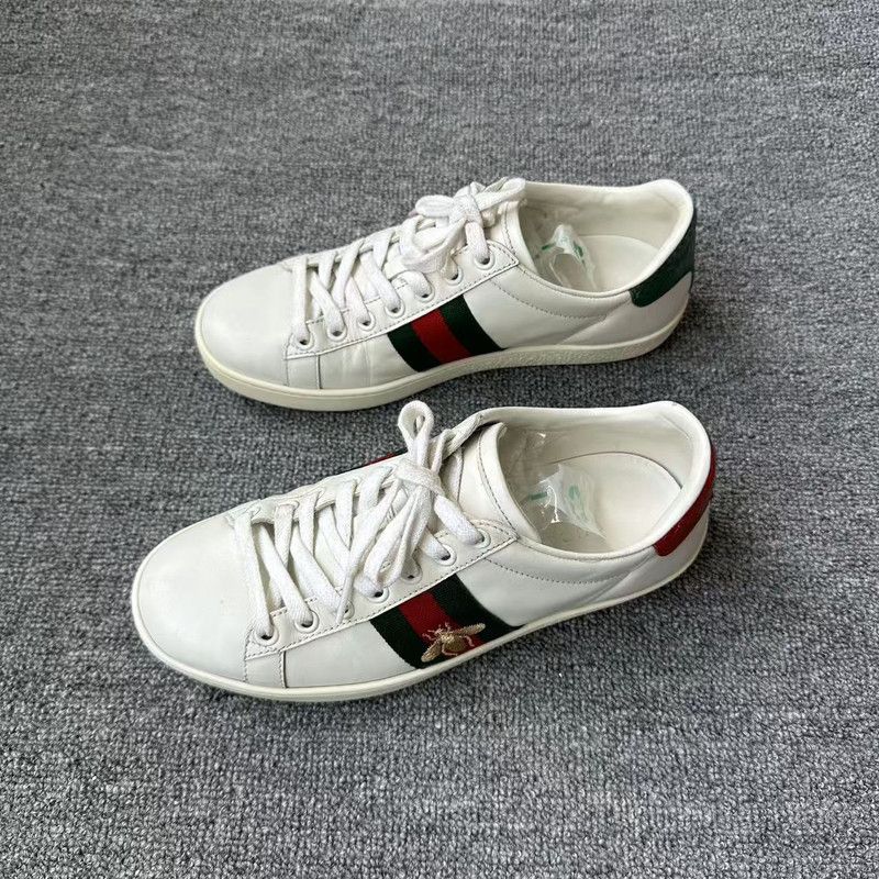 Gucci Gucci Ace Leather Sneakers with Bee Design 0079 Size US 8 / IT 38 - 1 Thumbnail