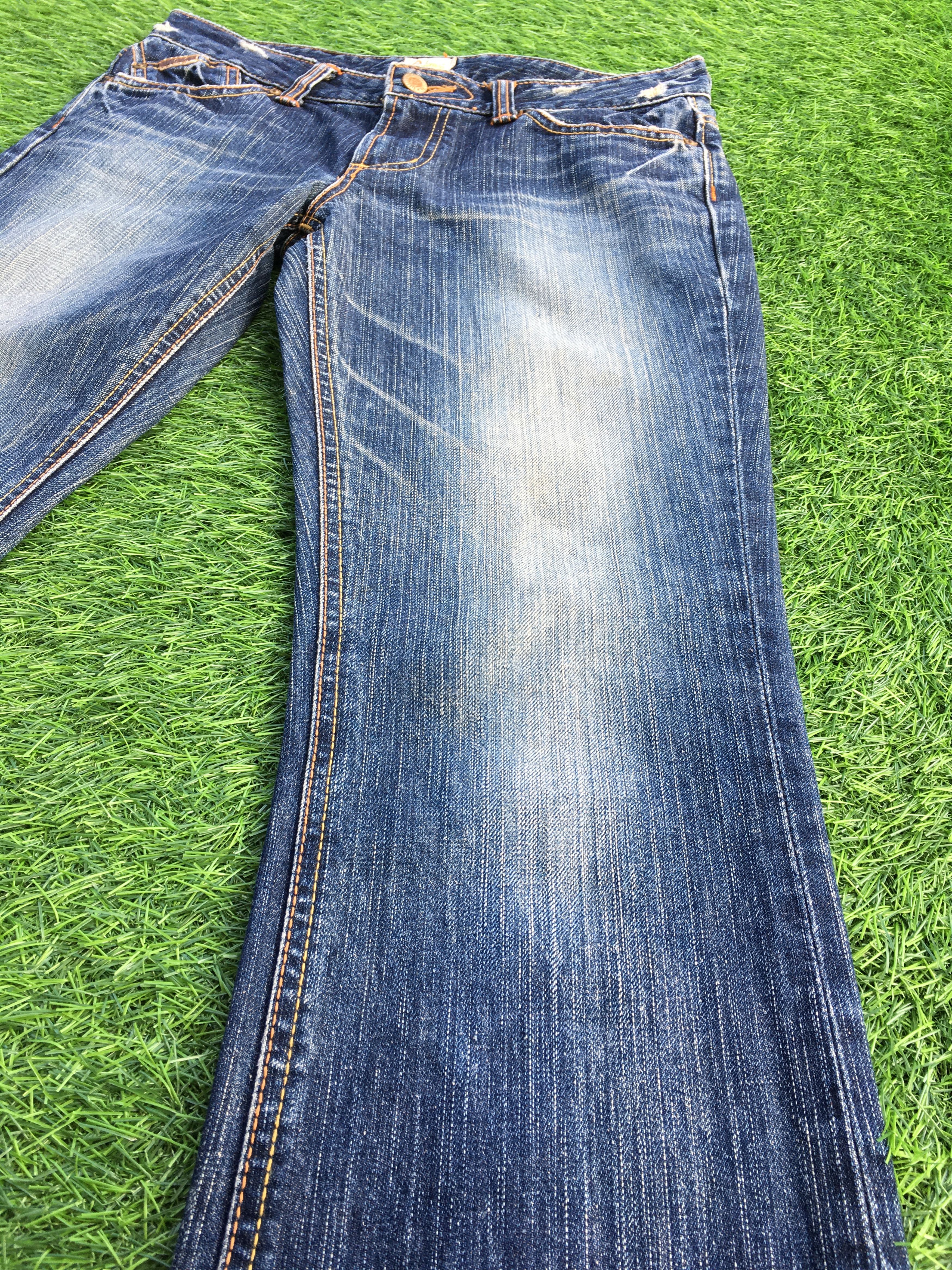 Japanese Brand Low Rise Distressed Flare Bootcut Jeans D-1184 Size US 29 - 6 Thumbnail