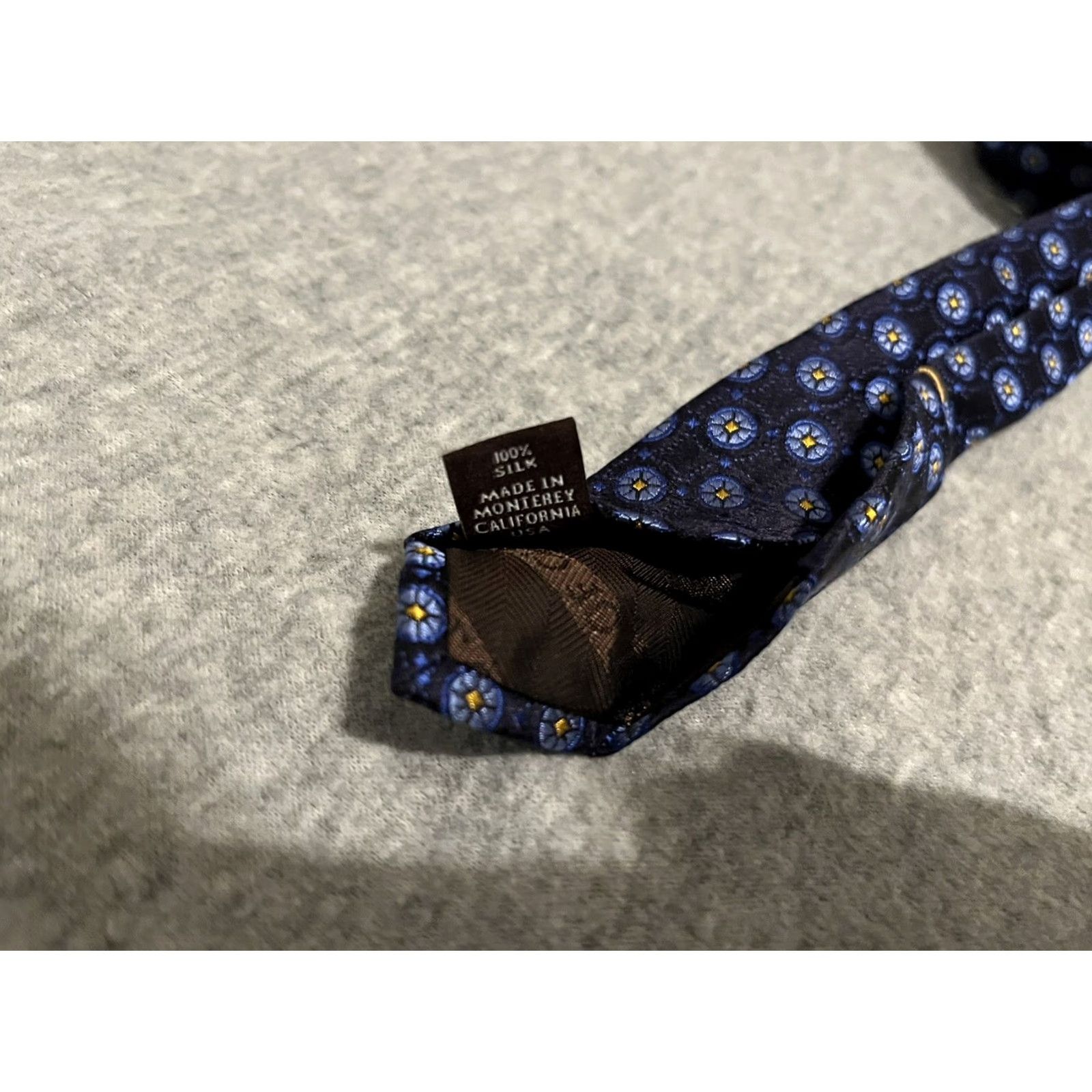 Robert Talbott Robert Talbott Best of Class Blue Floral Silk Tie Mens Tie Blue 100% Silk Classic 57"-60" Floral Pattern Size ONE SIZE - 4 Thumbnail