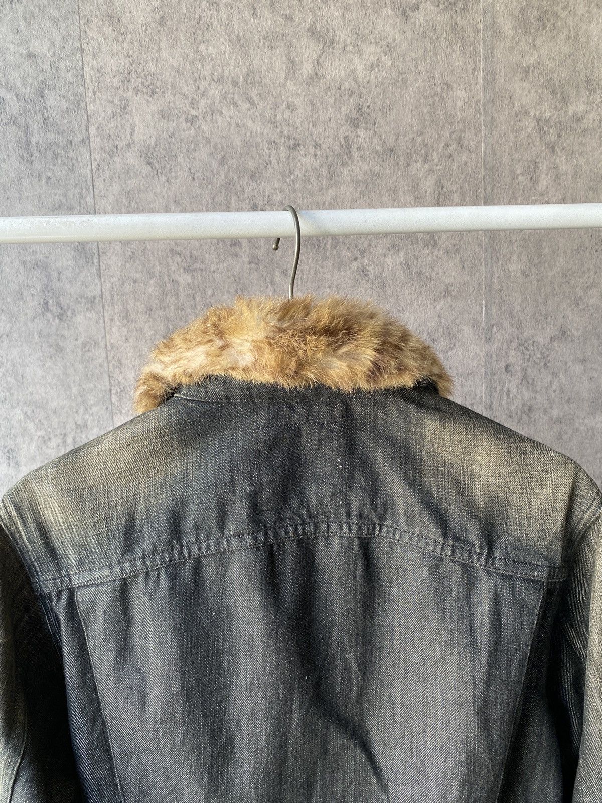 Japanese Brand 2000s Levi’s Fur Faded Black Denim Jacket Size US M / EU 48-50 / 2 - 9 Thumbnail