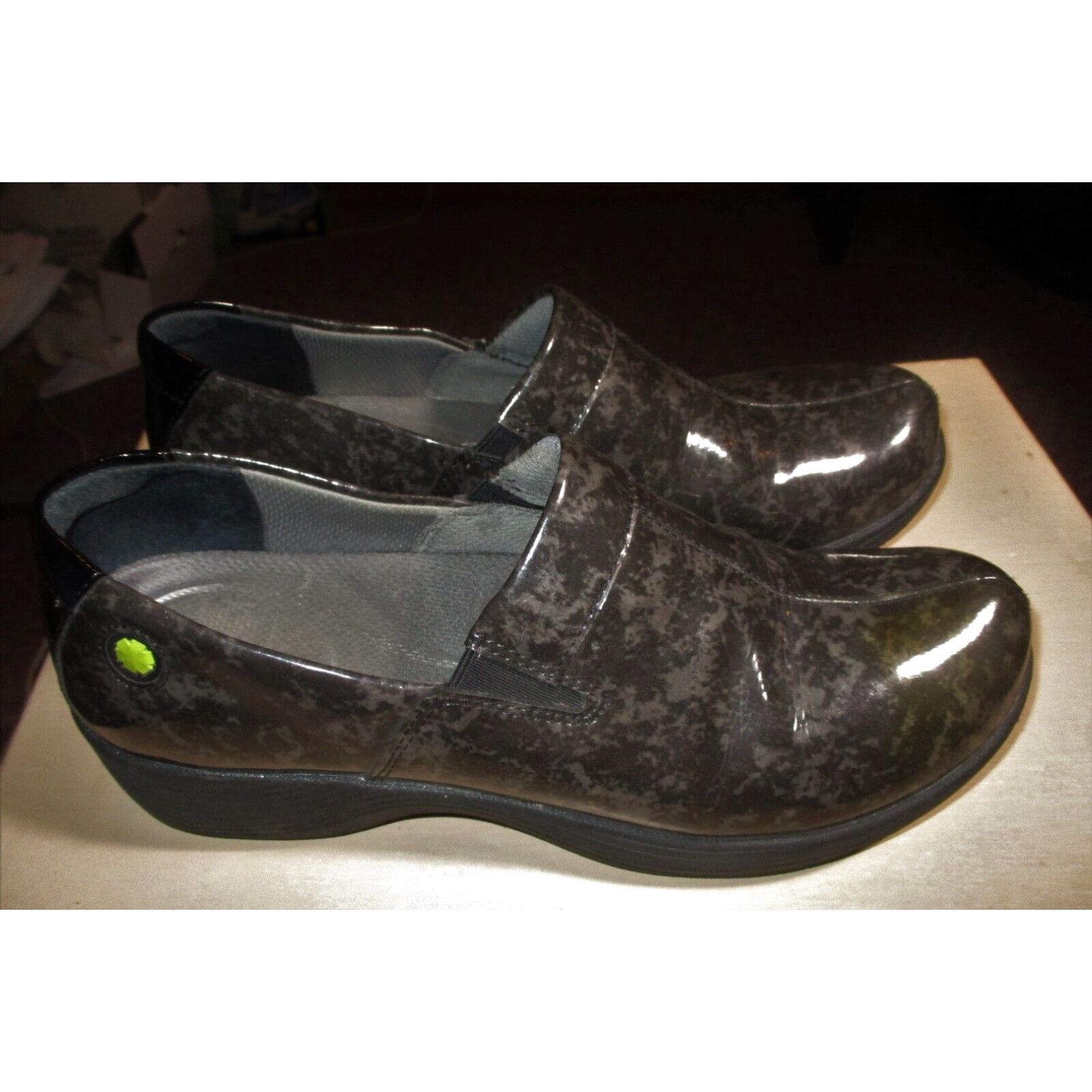 Dansko work wonders coral 2025