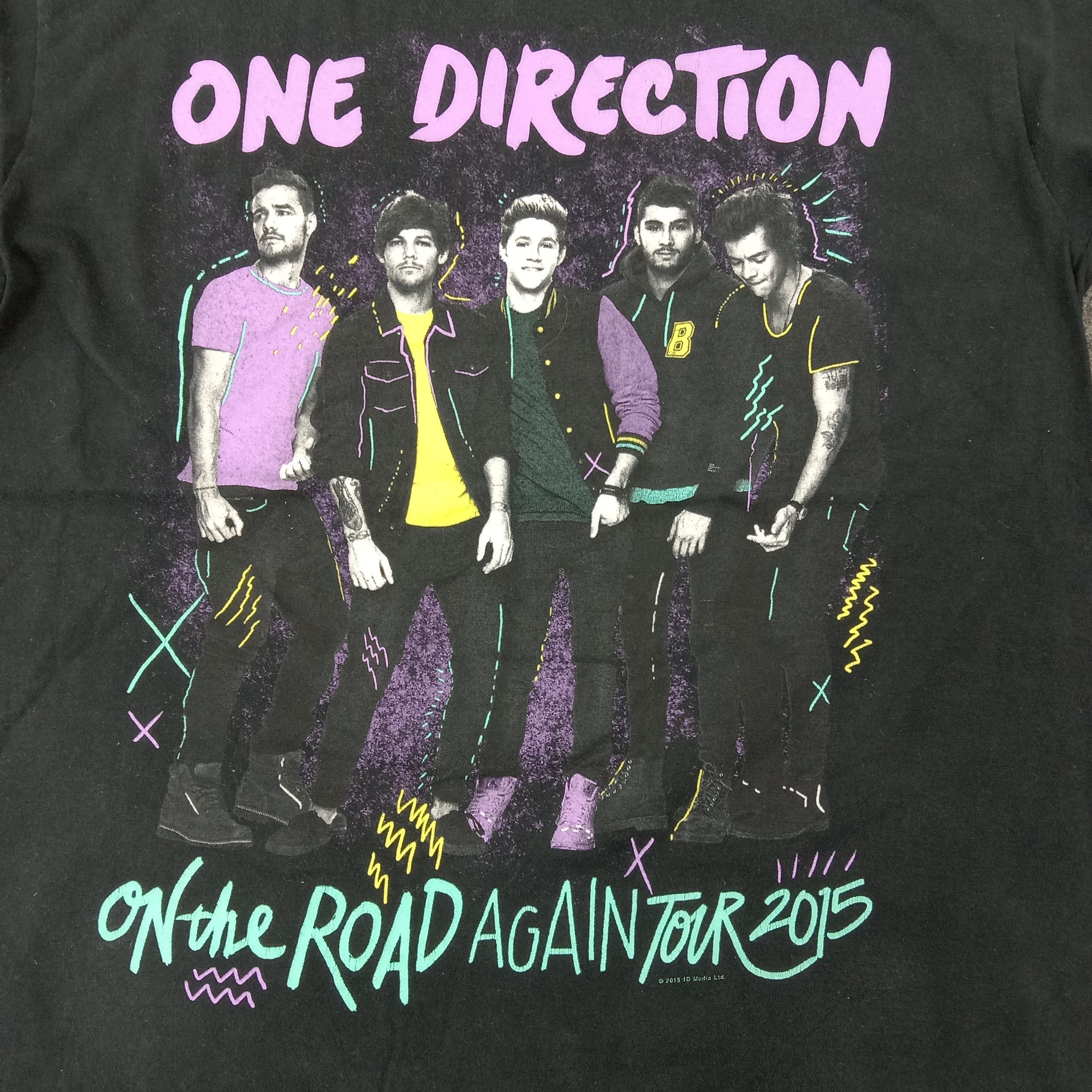 Band Tees One Direction On The Road Again Tour Band Tshirt C267N54 Size US M / EU 48-50 / 2 - 3 Thumbnail