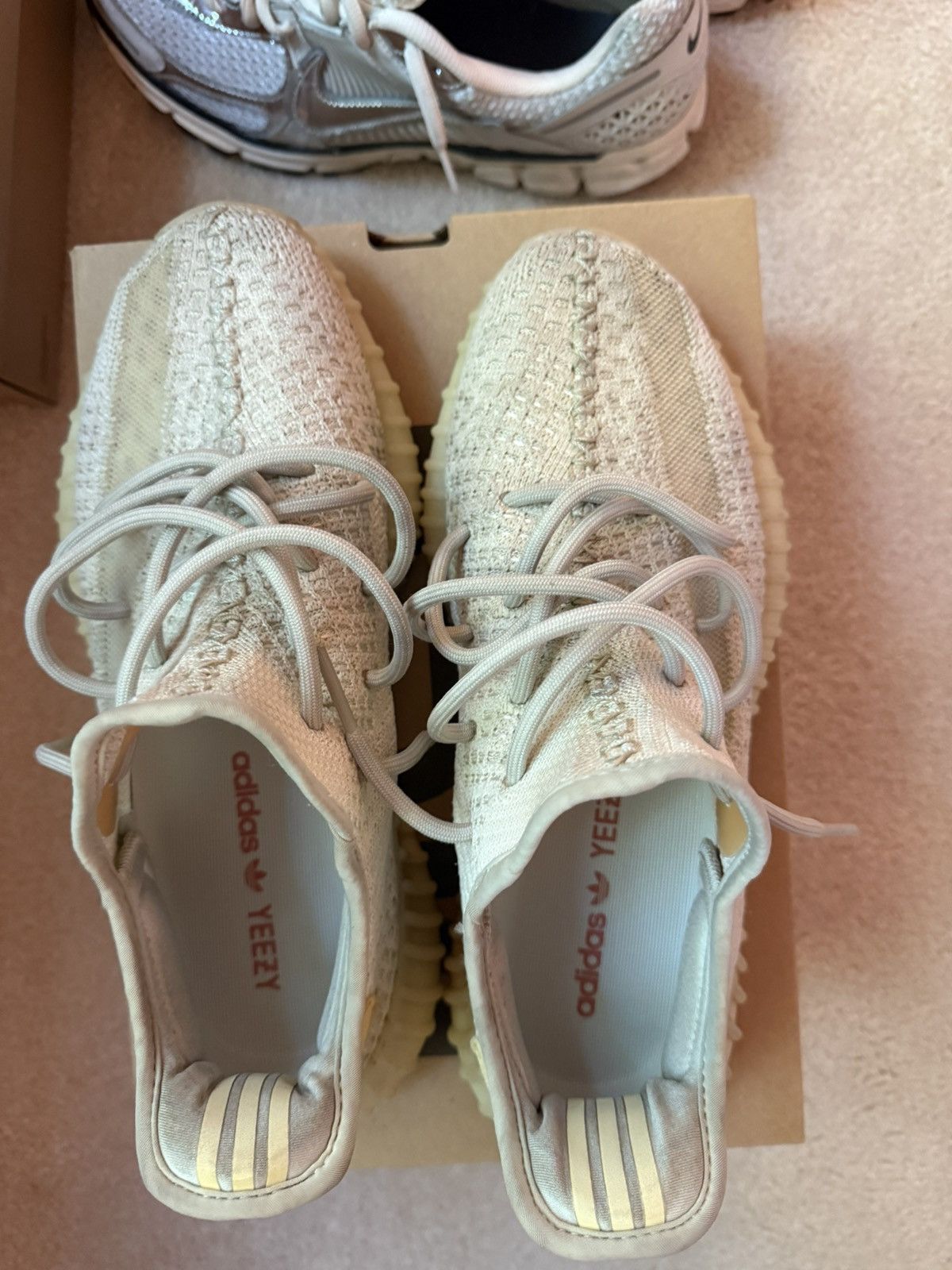 Yeezy Yeezy Boost 350 V2 “Light” Size US 9.5 / EU 42-43 - 6 Thumbnail