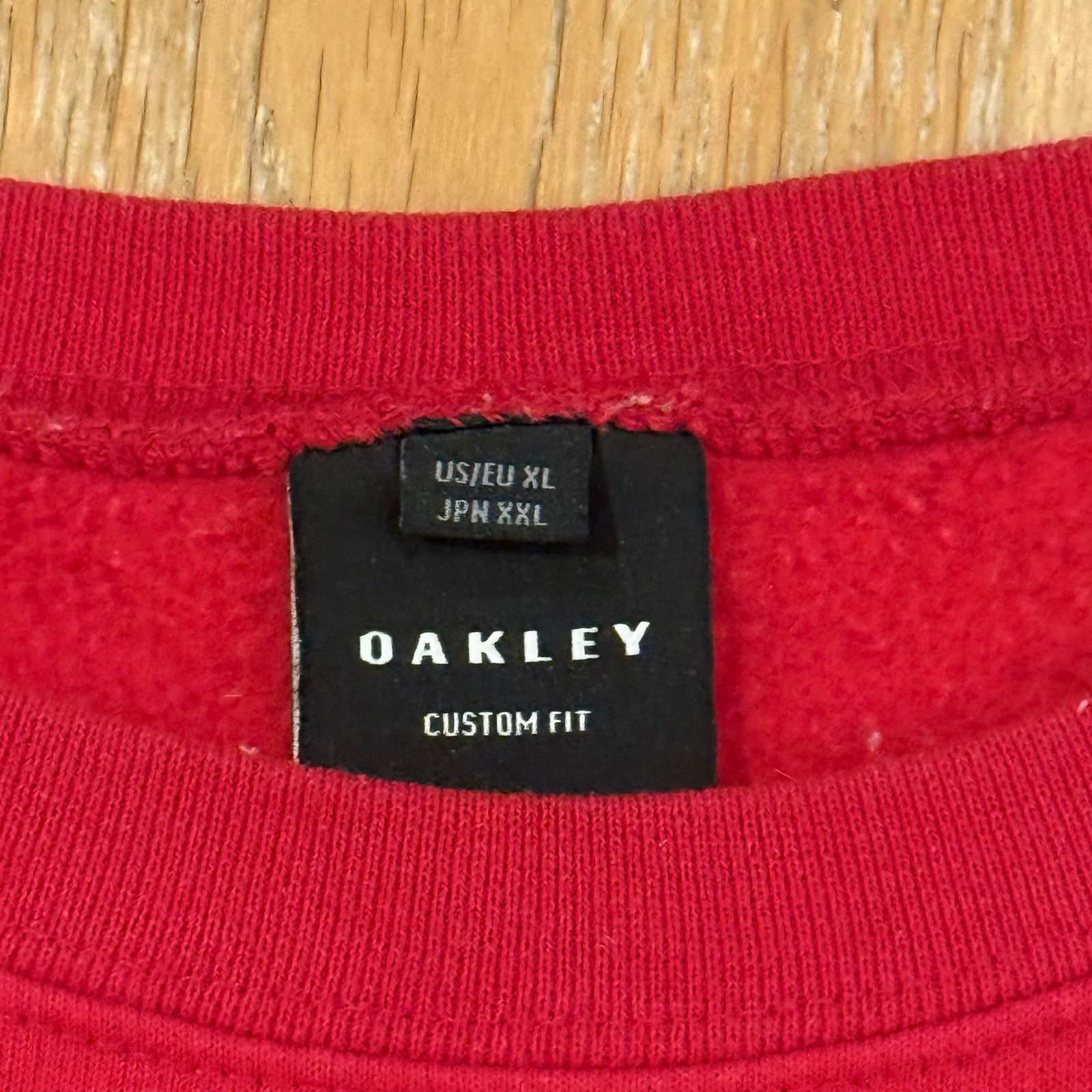 Oakley Vintage Oakley Spellout Logo Red Crewneck Sweatshirt Size US XL / EU 56 / 4 - 3 Thumbnail