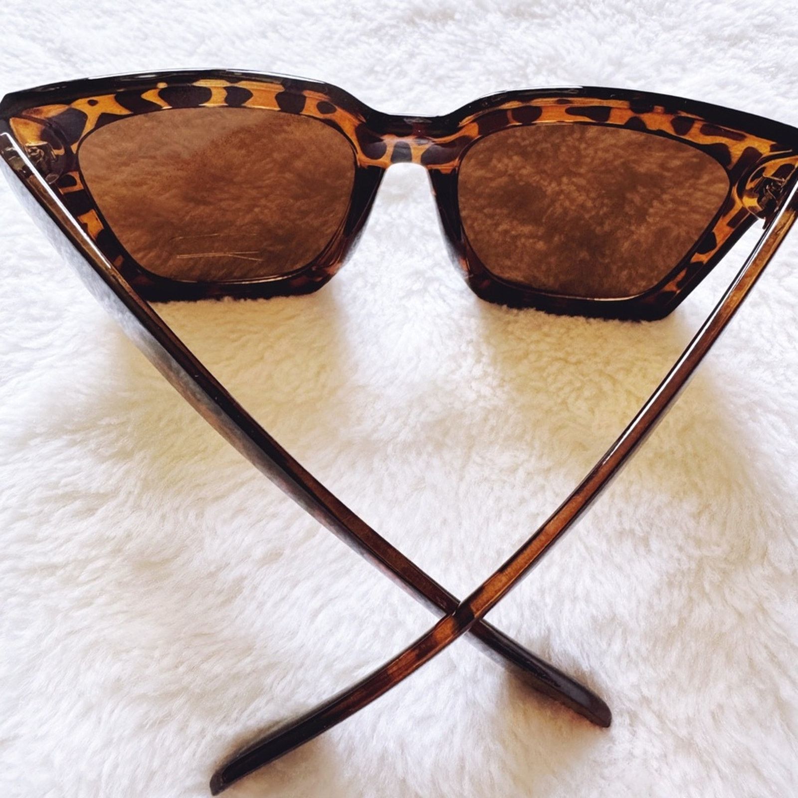 Other Liora Tortoise Brown Oversized Bold Sunglasses Size ONE SIZE - 11 Thumbnail
