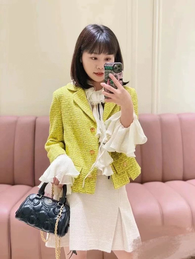 Gucci Gucci Yellow coat 2502-Nextarrow Size US S / EU 44-46 / 1 - 7 Thumbnail