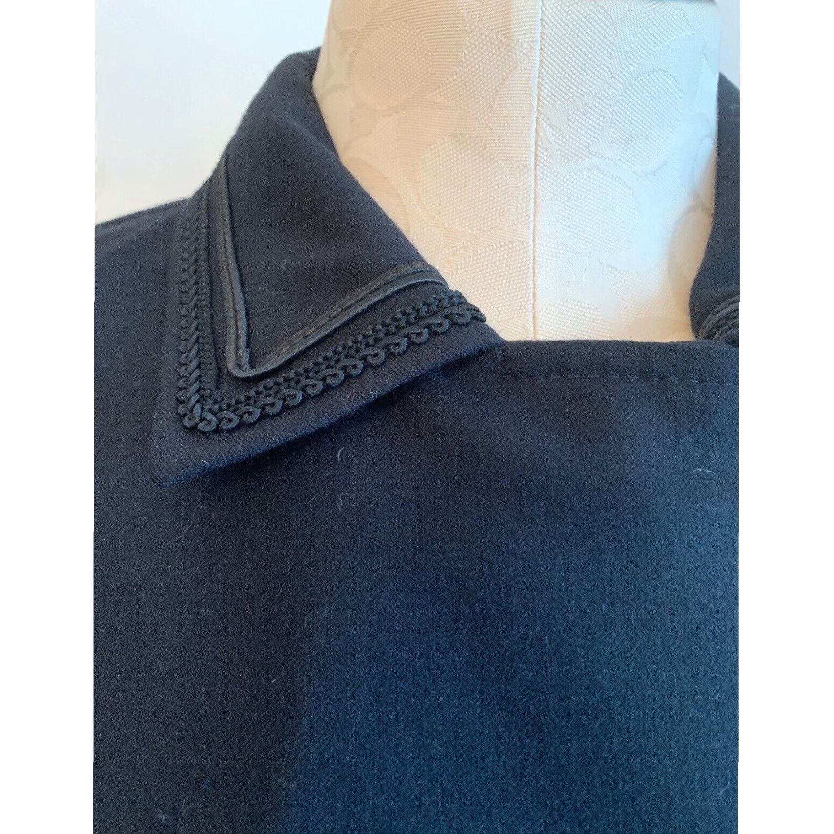 Vintage VINTAGE Feraud Blazer Jacket Womens Wool Blend Braided Trim 12 Black Size 44 (12) - Lightweight Womens Blazer Jacket Size XL / US 12-14 / IT 48-50 - 5 Thumbnail