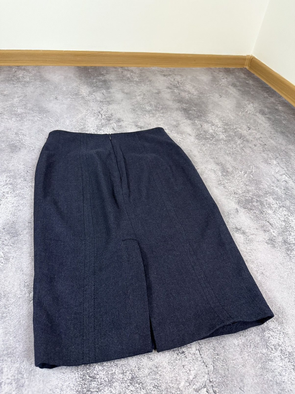 Blumarine Vintage Bluemarine Navy Wool Luxury Designer Midi Skirt Size 27" / US 4 / IT 40 - 5 Thumbnail