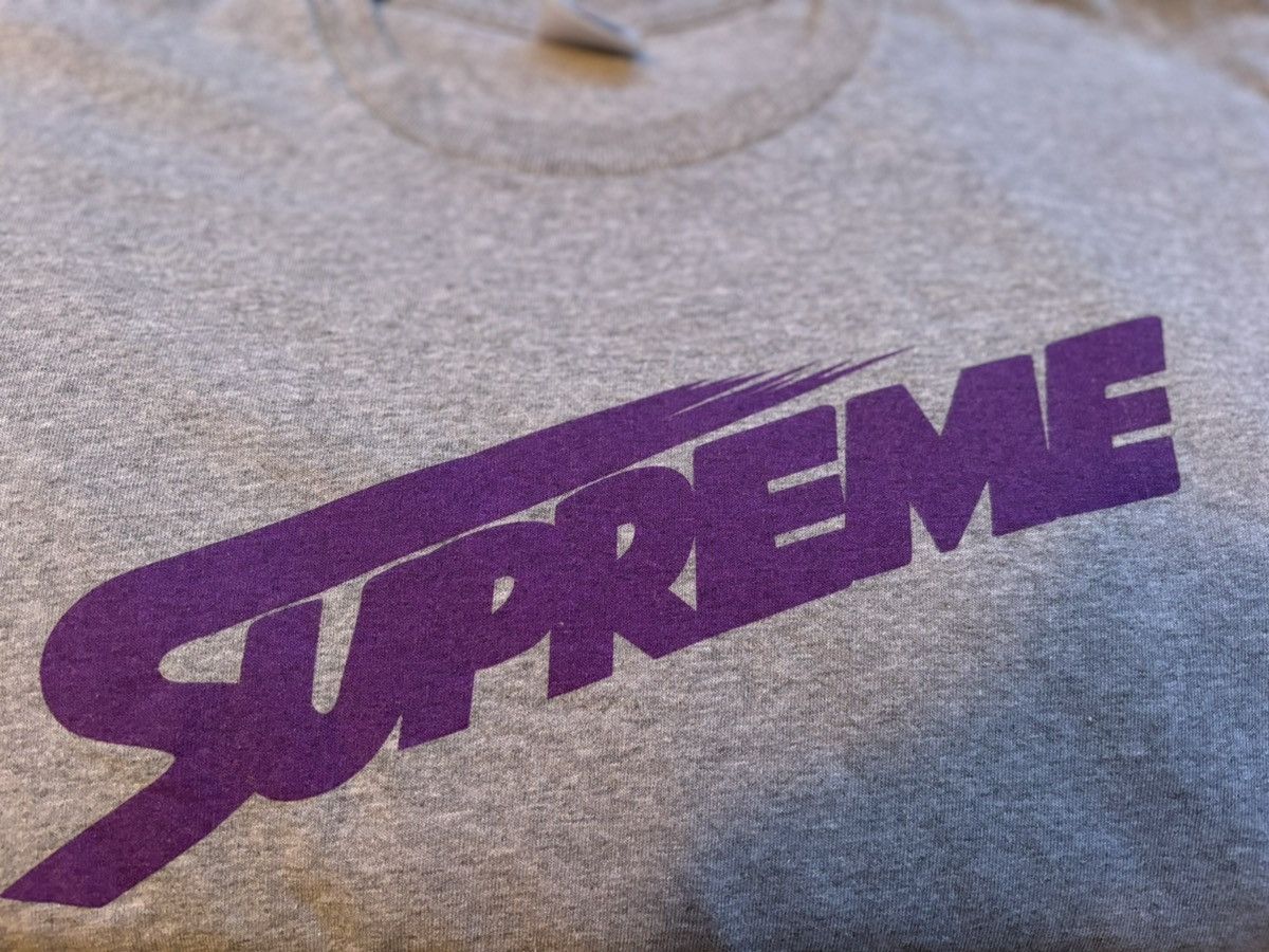 Supreme purple logo supreme tee Size US M / EU 48-50 / 2 - 7 Thumbnail