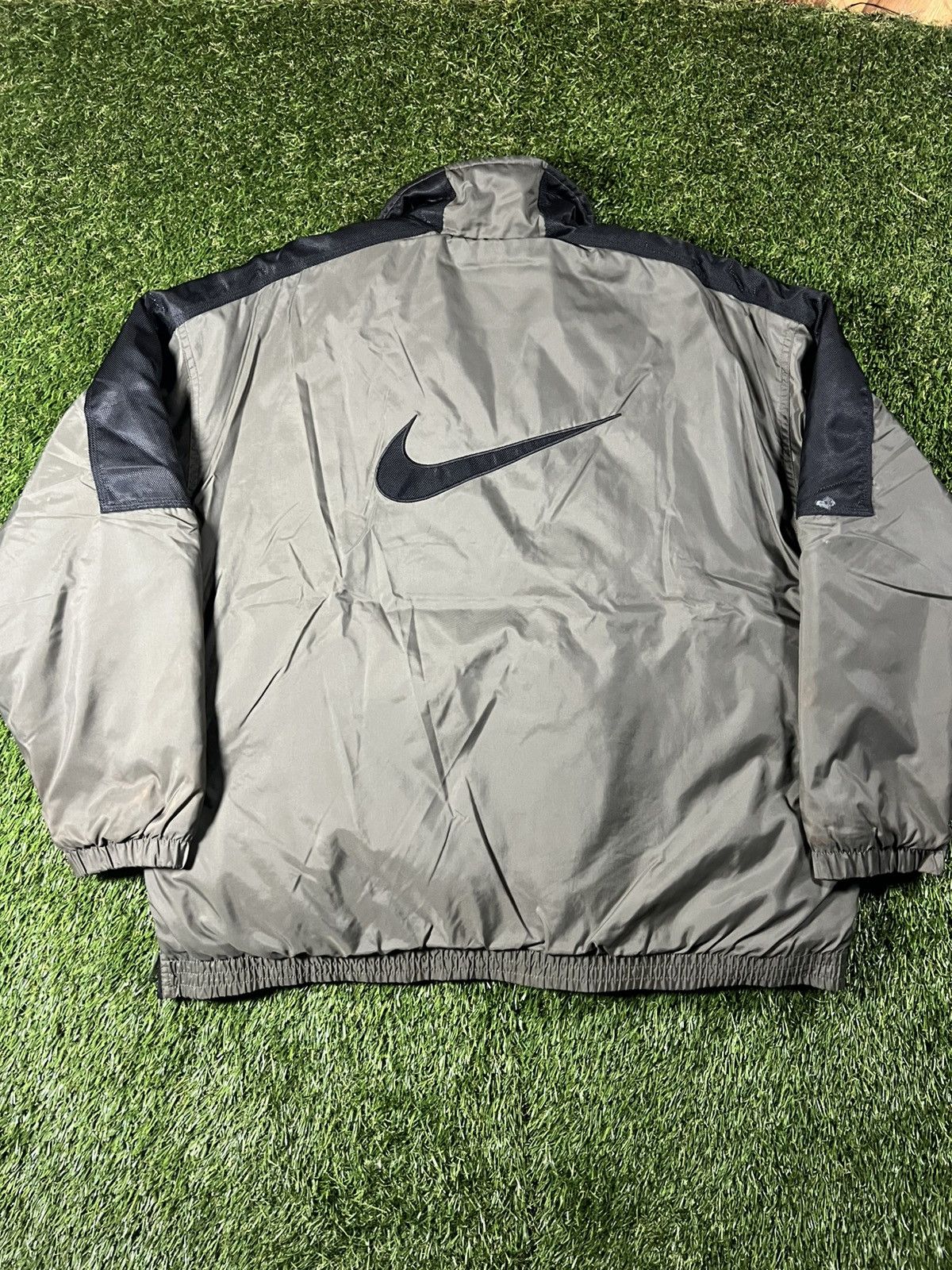 Nike Vintage 90s Nike Olive Center Swoosh Fall Puffer Coat Jacket Size US XL / EU 56 / 4 - 3 Thumbnail