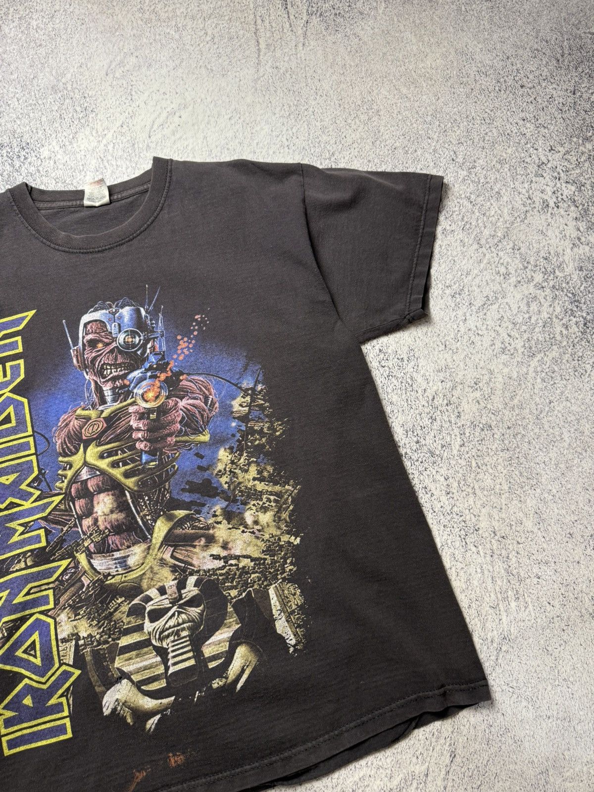 Iron Maiden Vintage Iron Maiden Distressed Tour Tshirt 90s Size US XL / EU 56 / 4 - 7 Thumbnail