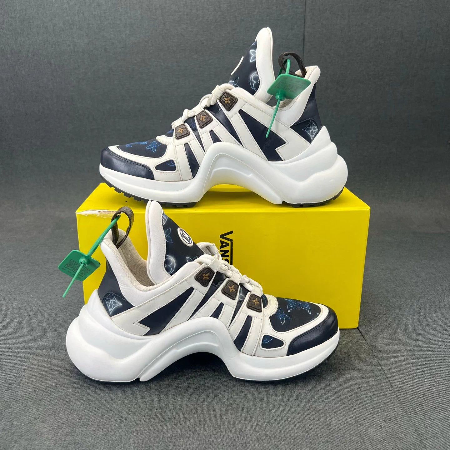 Louis Vuitton LV Archlight White Blue Monogram Sneakers 36.5 Size US 5.5 / IT 35.5 - 3 Thumbnail